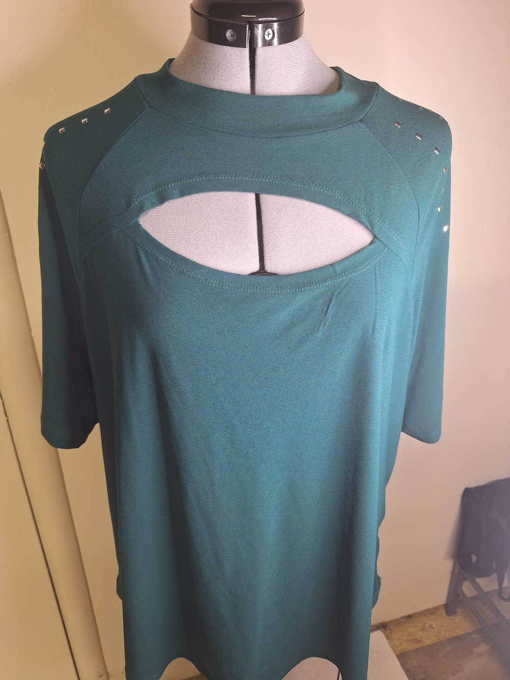 Madison Teal Cutout Short Sleeve Top with Shoulder Studs Size 1X